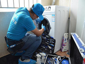 家電免拆清洗日常保潔家電清洗提供熱水器清洗、飲水機(jī)清洗等服務(wù)